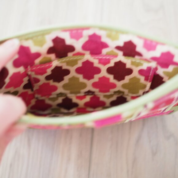 Vera Bradley Hello Dhalia Pink and Green Flower Wristlet Wallet Pouch - Picture 10 of 13
